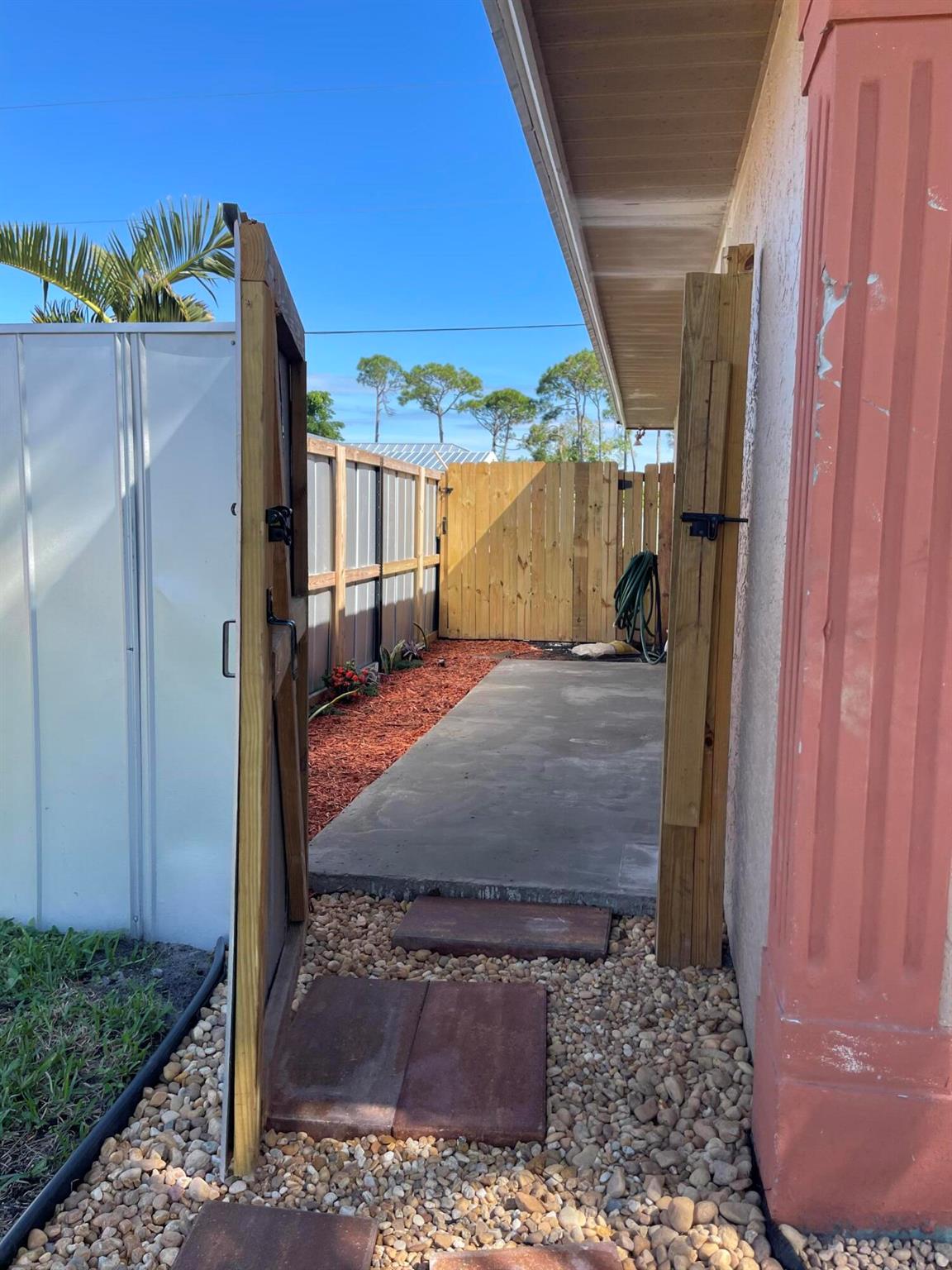 DIXIE PARK ADDITION - Residential Lease