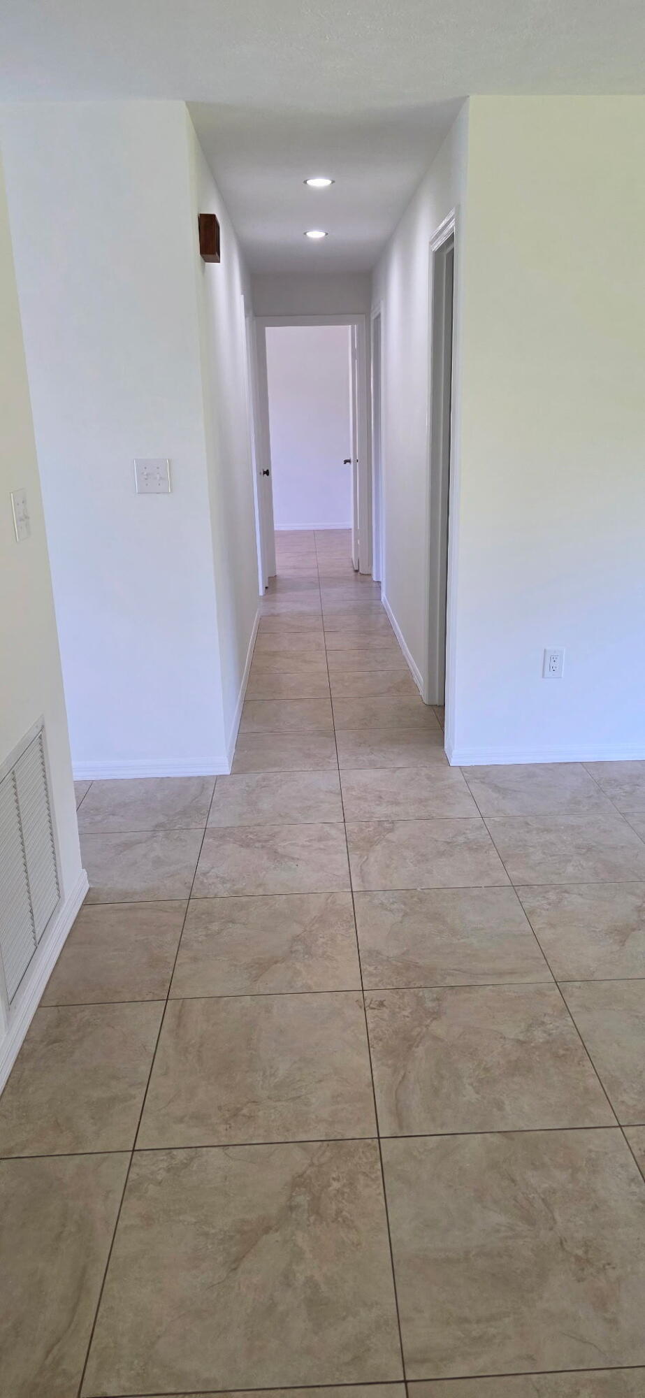 320 Chamberlain Boulevard