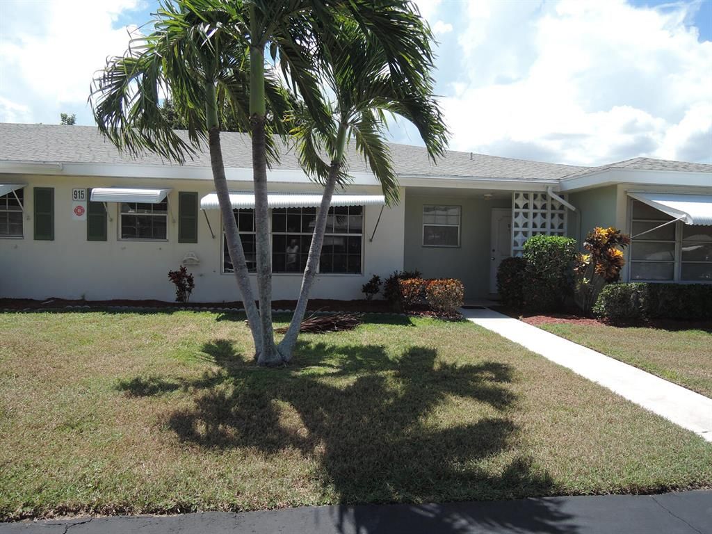 Photo of 915 Savannas Point Drive Dr #Unit C (F), Fort Pierce, FL 34982 (MLS # R10829334)