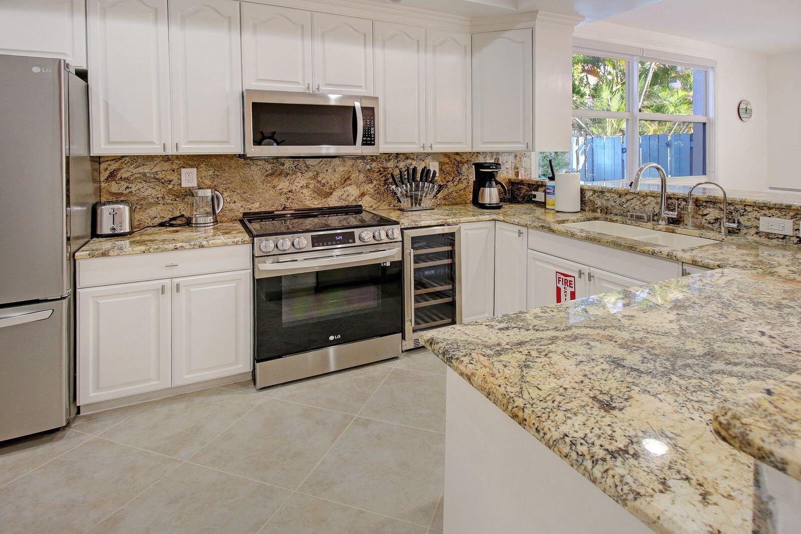 GOLDEN SHORES - Residential