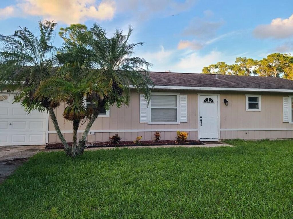 Photo of 8208 Kenwood Road, Fort Pierce, FL 34951 (MLS # R10748755)
