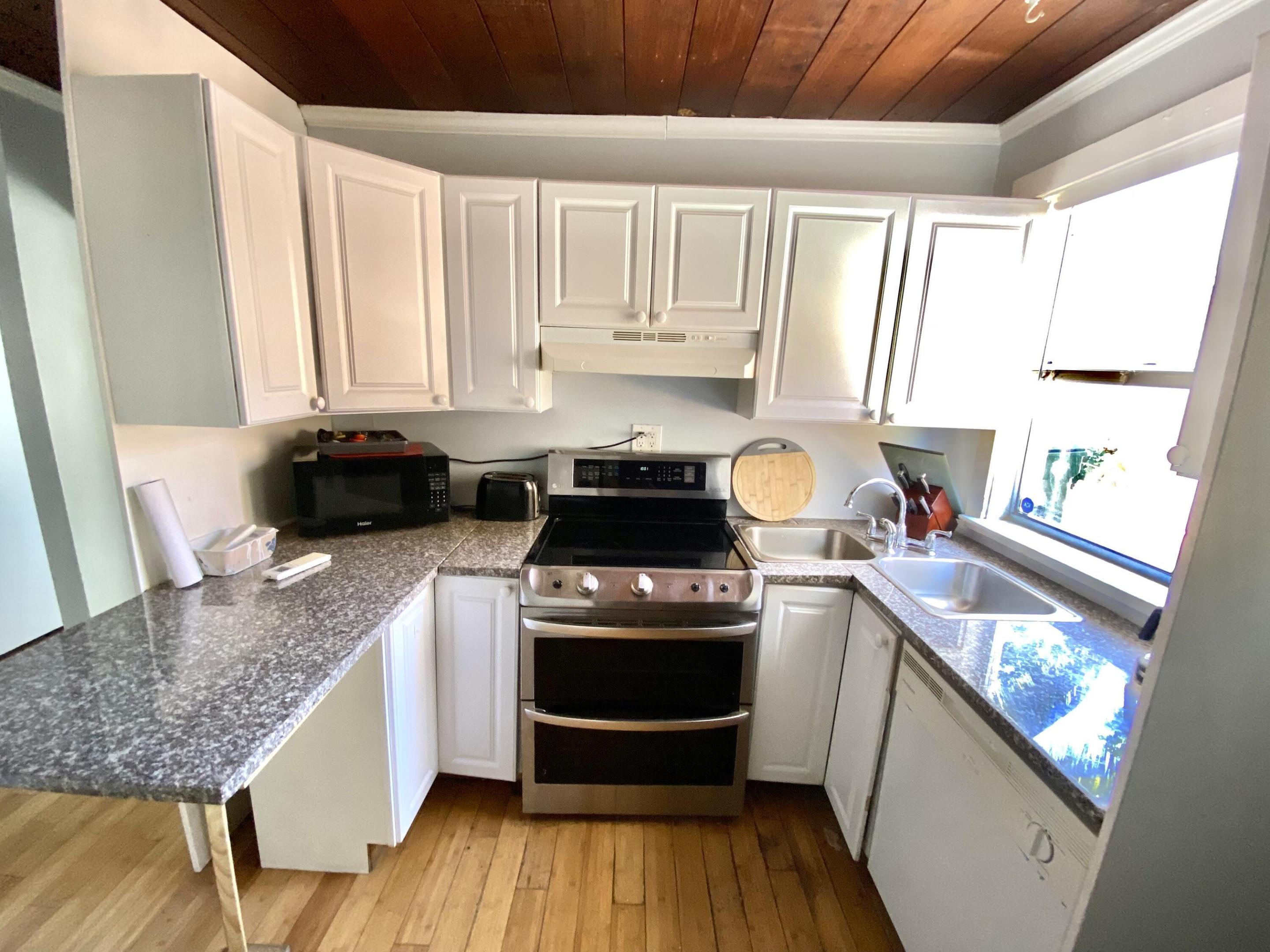 LAKE WORTH TOWN OF - Residential Lease