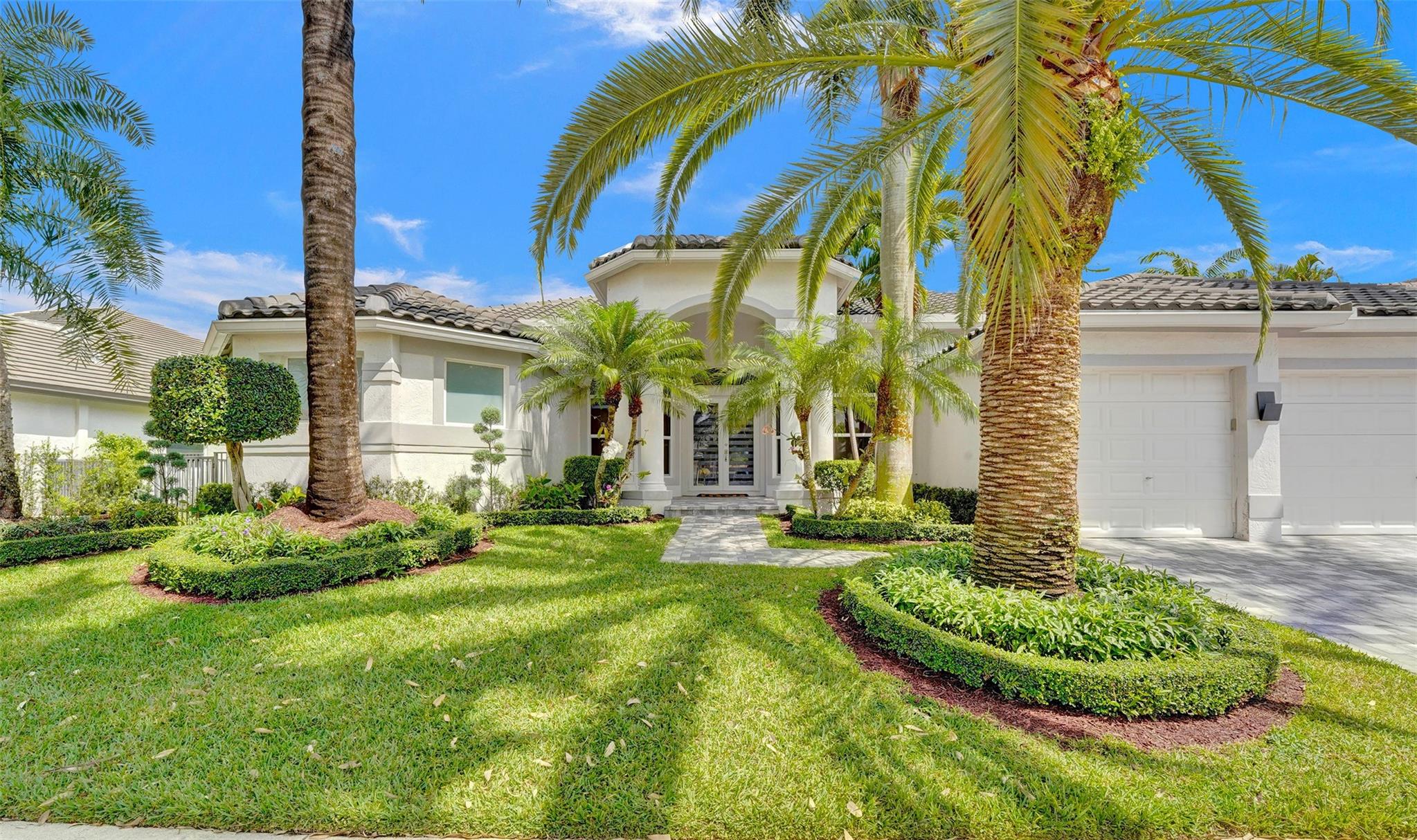 2525 Montclaire Cir