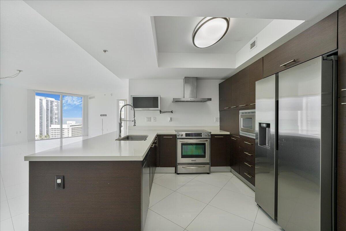 200 SUNNY ISLES Boulevard 2-1701