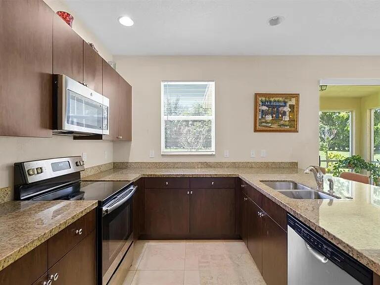 1513 NW Cataluna Circle