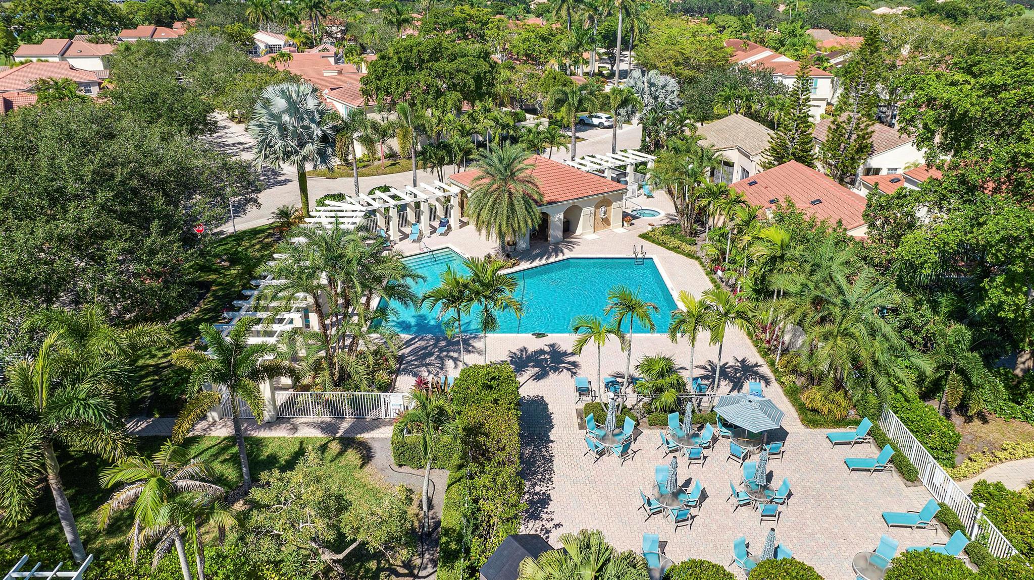 VILLA D ESTE - Residential Lease