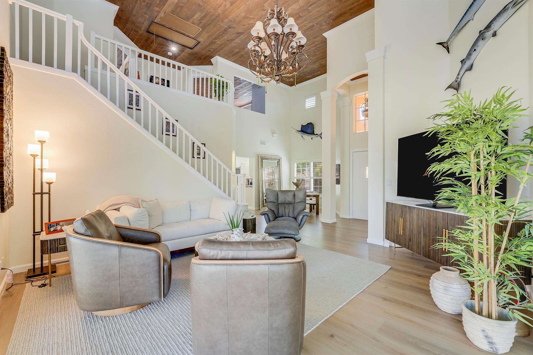 VILLA D ESTE - Residential Lease