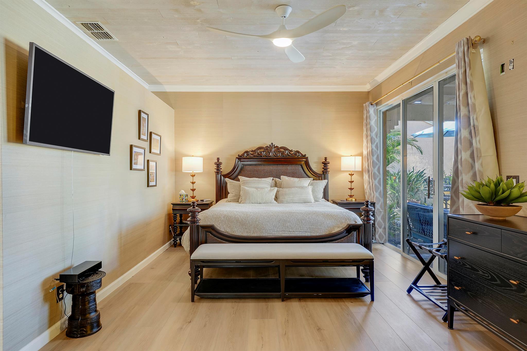 VILLA D ESTE - Residential Lease