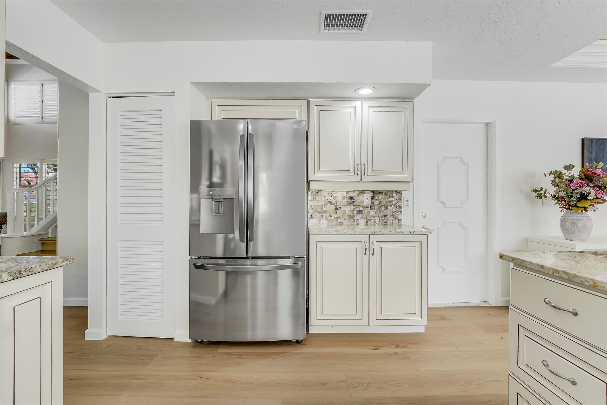 VILLA D ESTE - Residential Lease