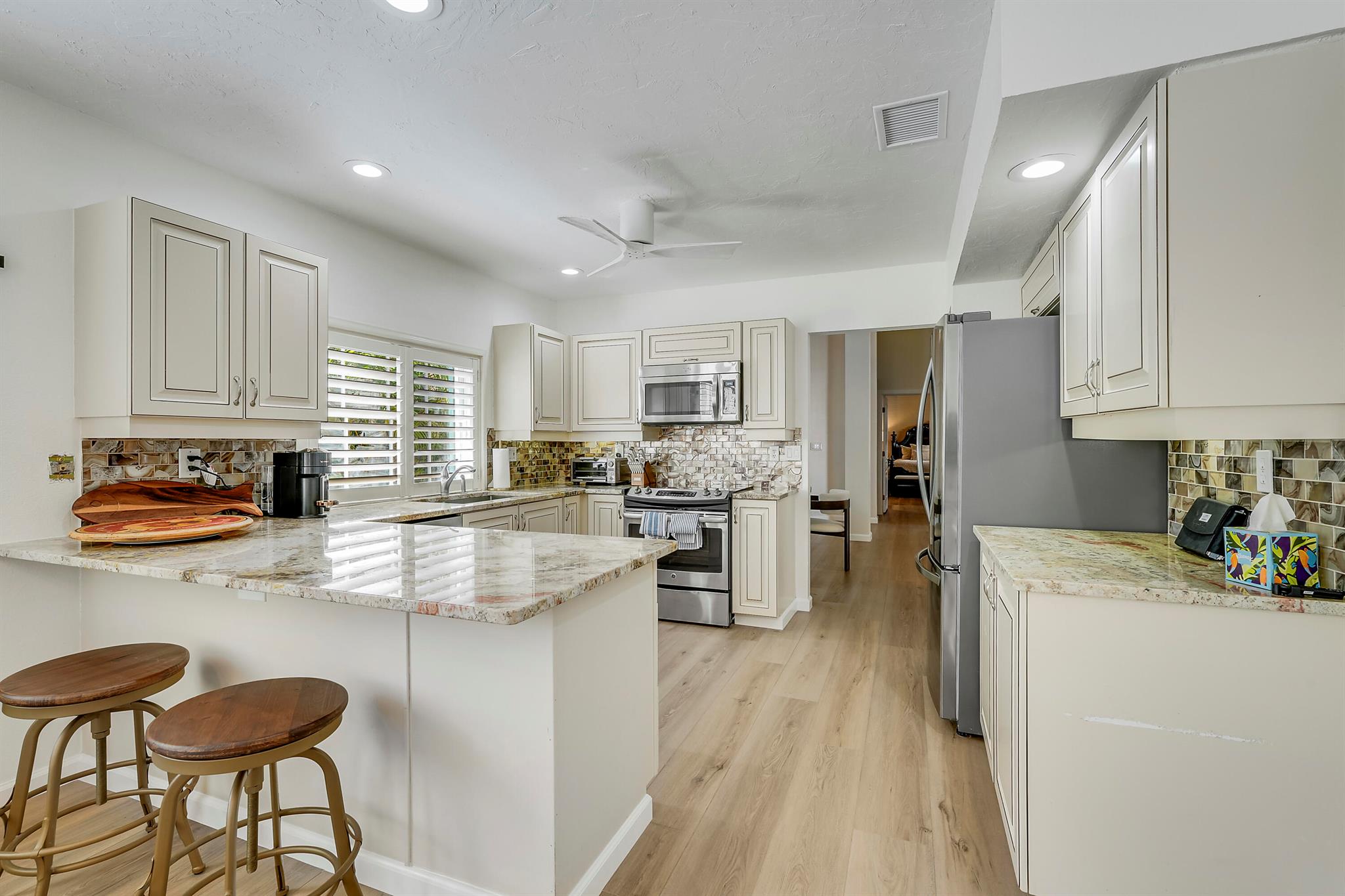 VILLA D ESTE - Residential Lease