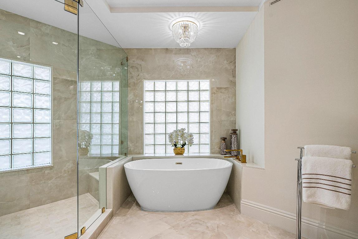 TWO THOUSAND COND AT SLOANS CURVE DECL FILED 12-21 - Residential