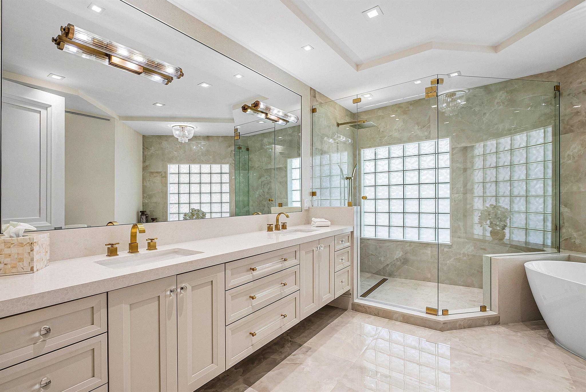 TWO THOUSAND COND AT SLOA - Residential