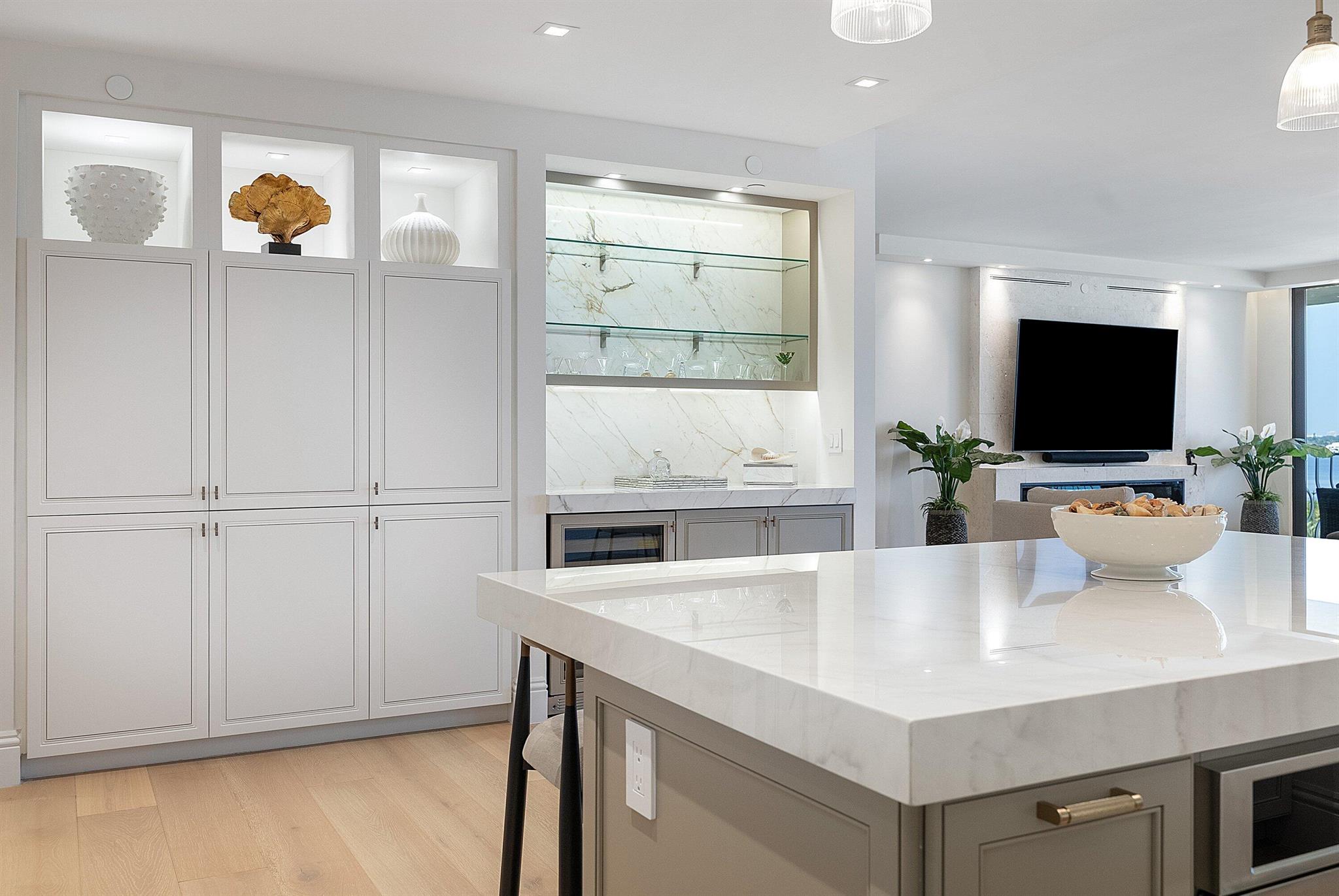 TWO THOUSAND COND AT SLOA - Residential
