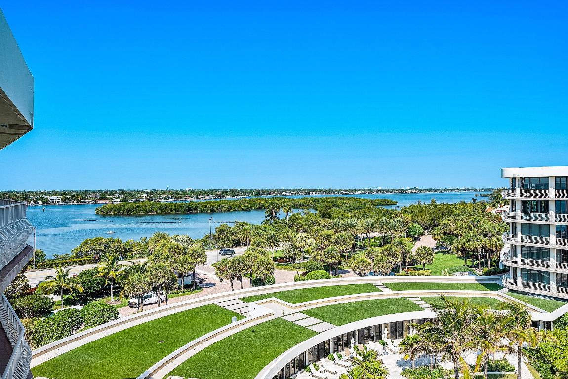 TWO THOUSAND COND AT SLOANS CURVE DECL FILED 12-21 - Residential