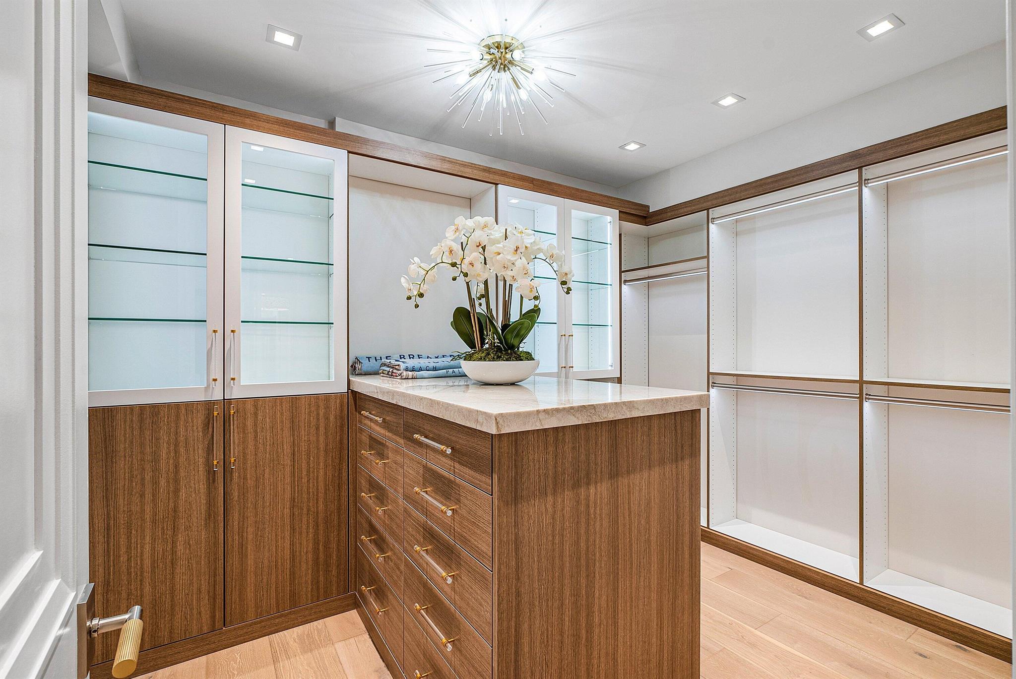 TWO THOUSAND COND AT SLOA - Residential