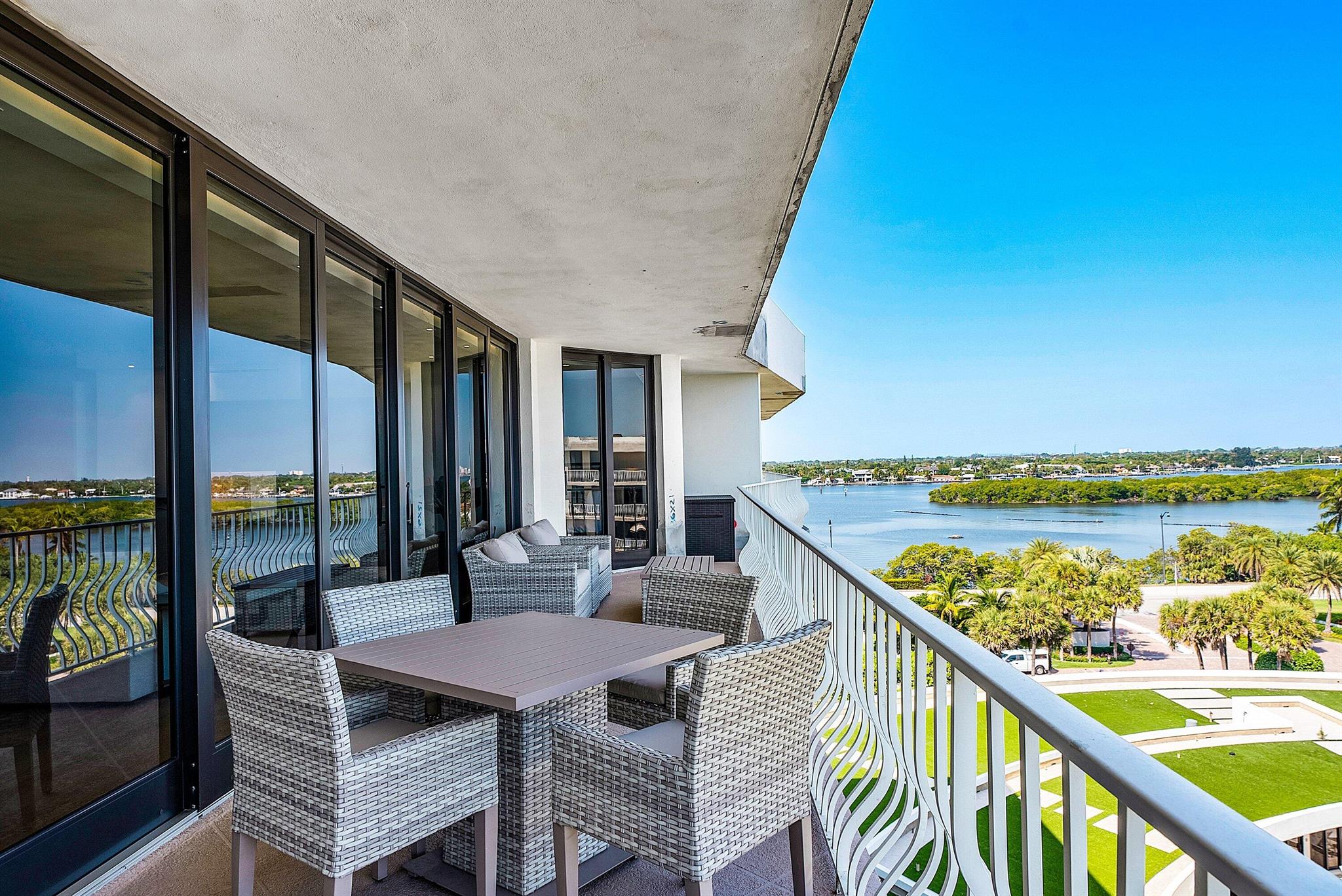 TWO THOUSAND COND AT SLOA - Residential