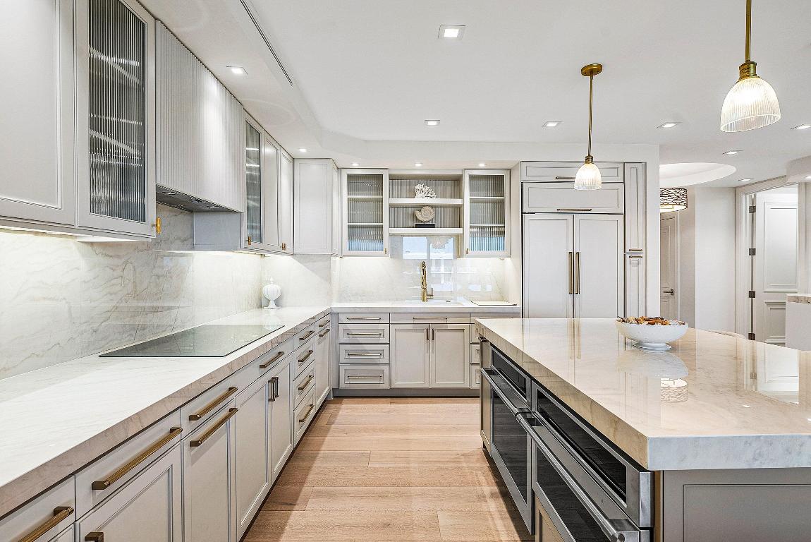 TWO THOUSAND COND AT SLOANS CURVE DECL FILED 12-21 - Residential