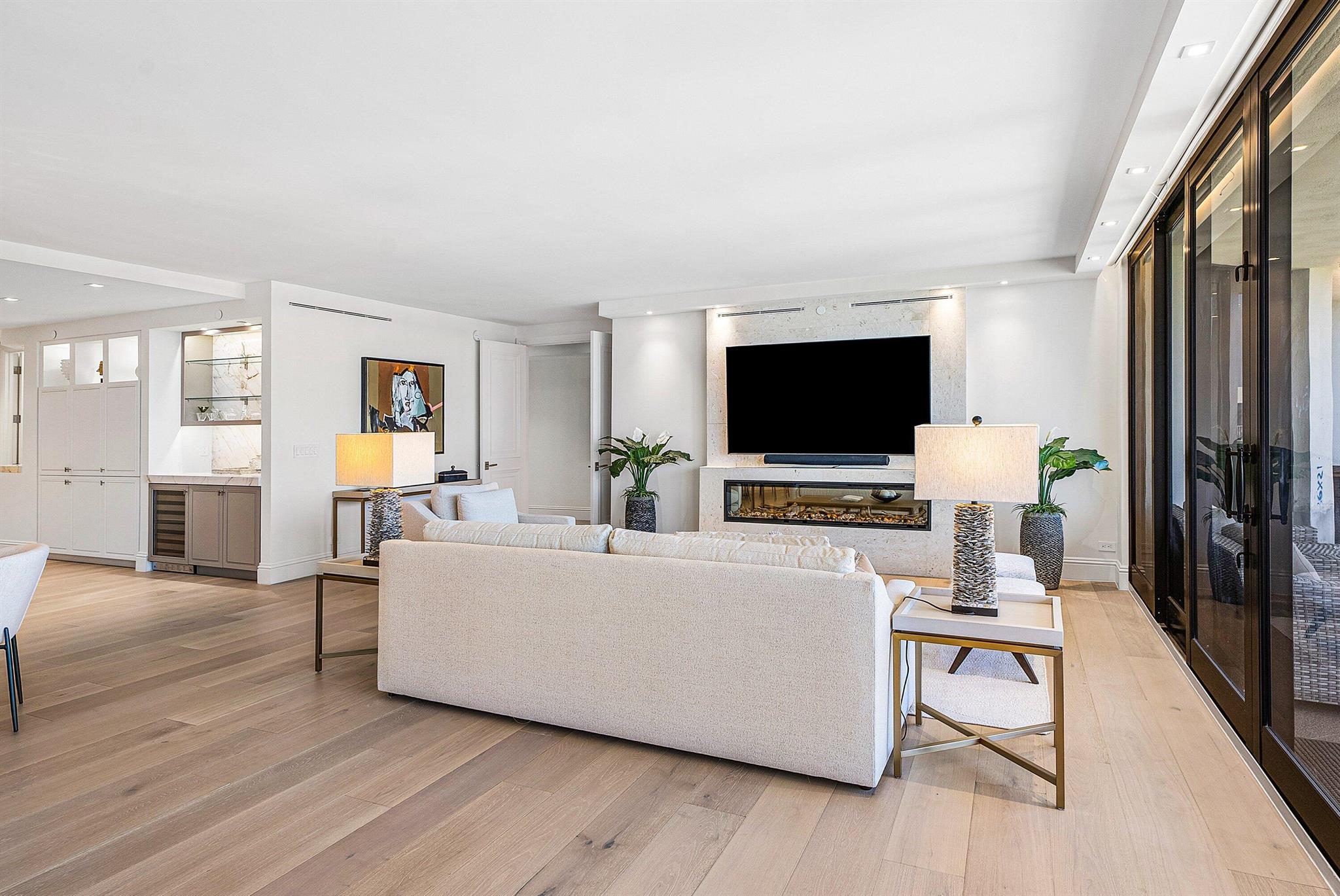 TWO THOUSAND COND AT SLOA - Residential