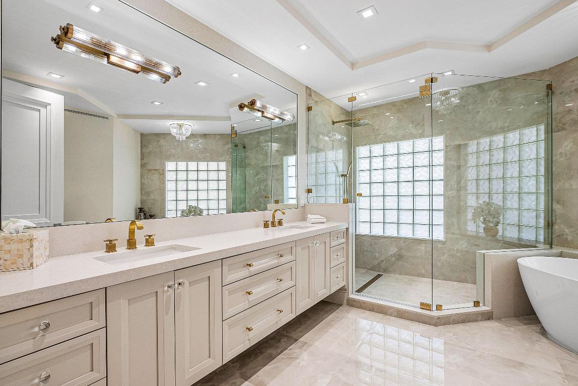 TWO THOUSAND COND AT SLOANS CURVE DECL FILED 12-21 - Residential