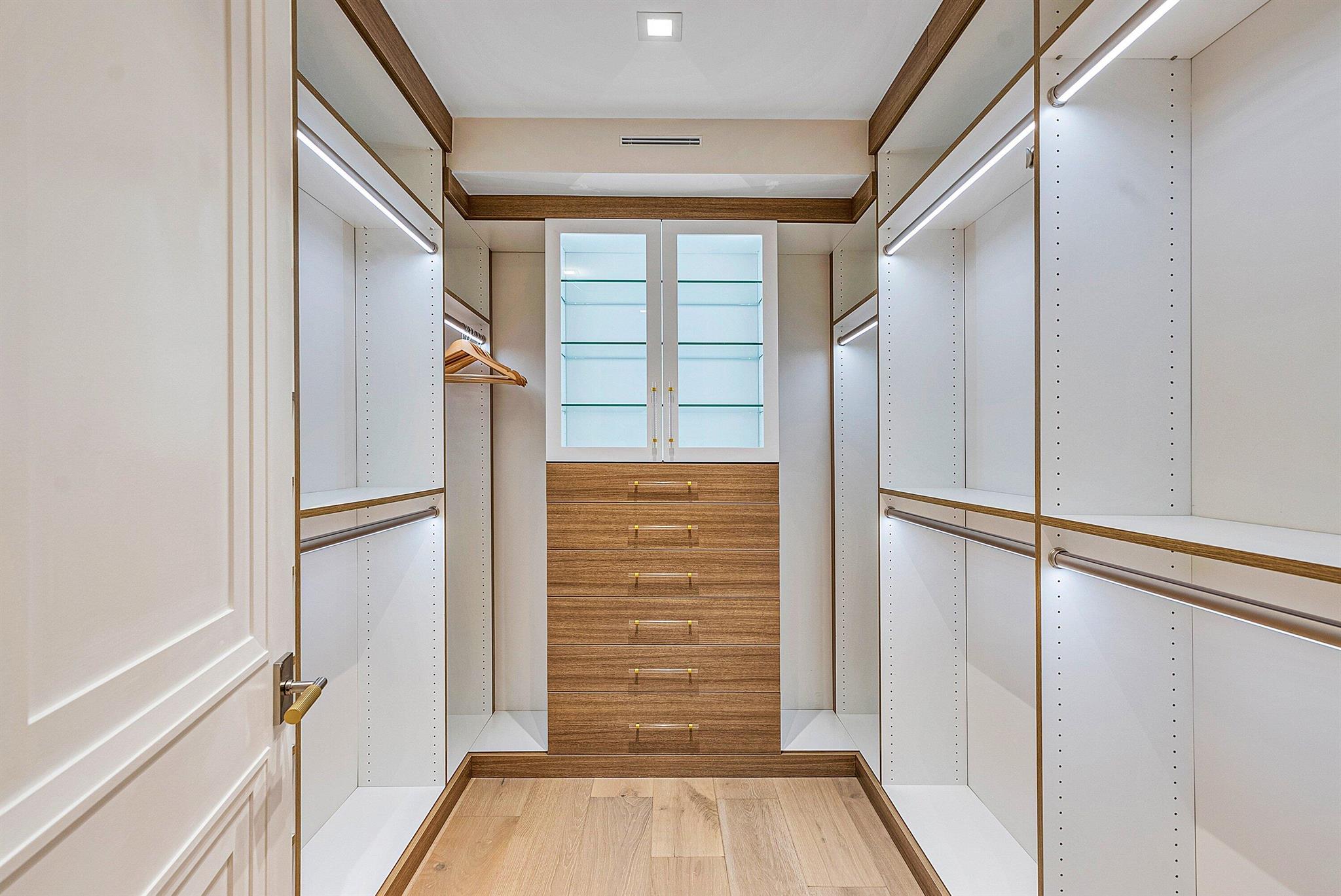 TWO THOUSAND COND AT SLOA - Residential
