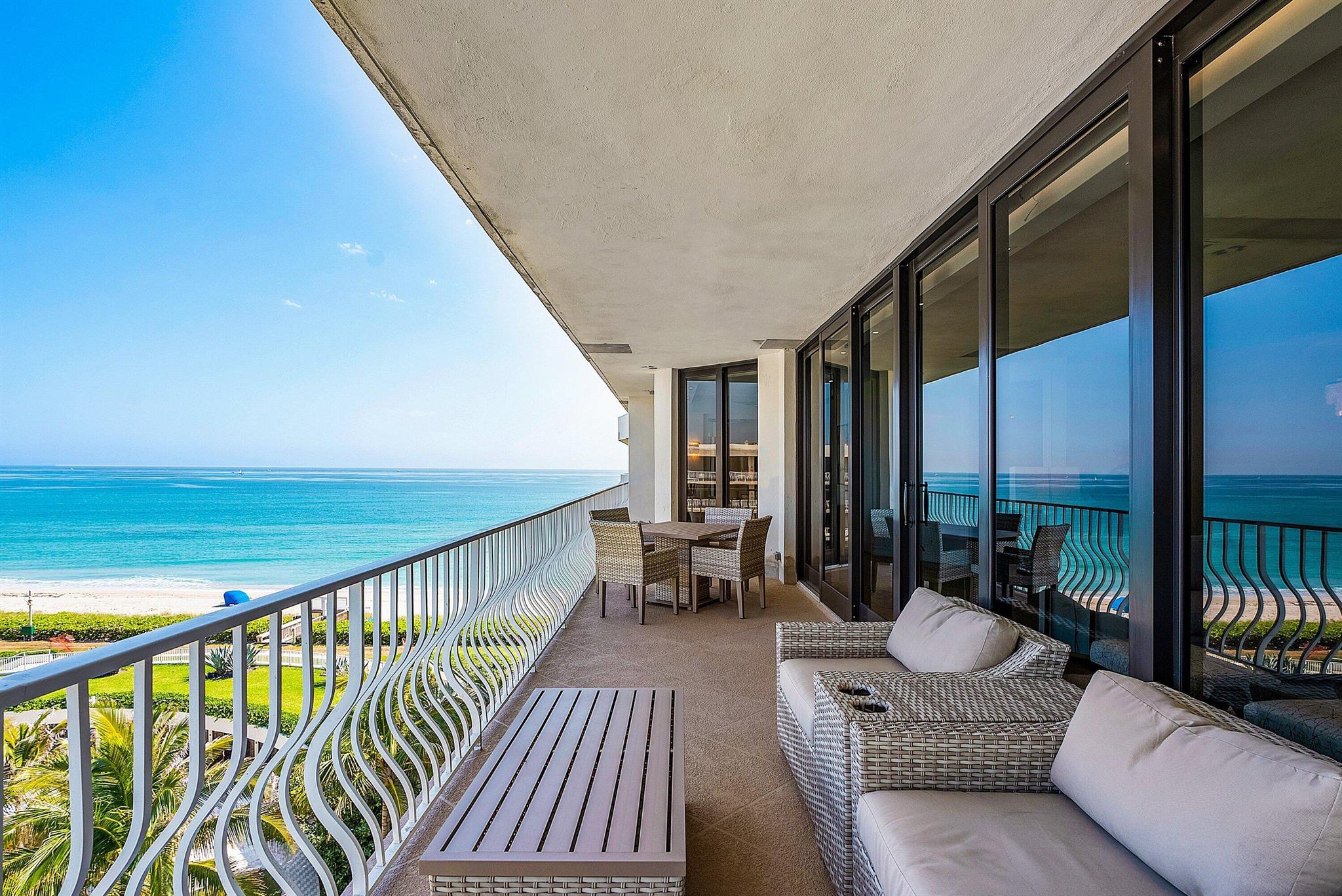 TWO THOUSAND COND AT SLOA - Residential