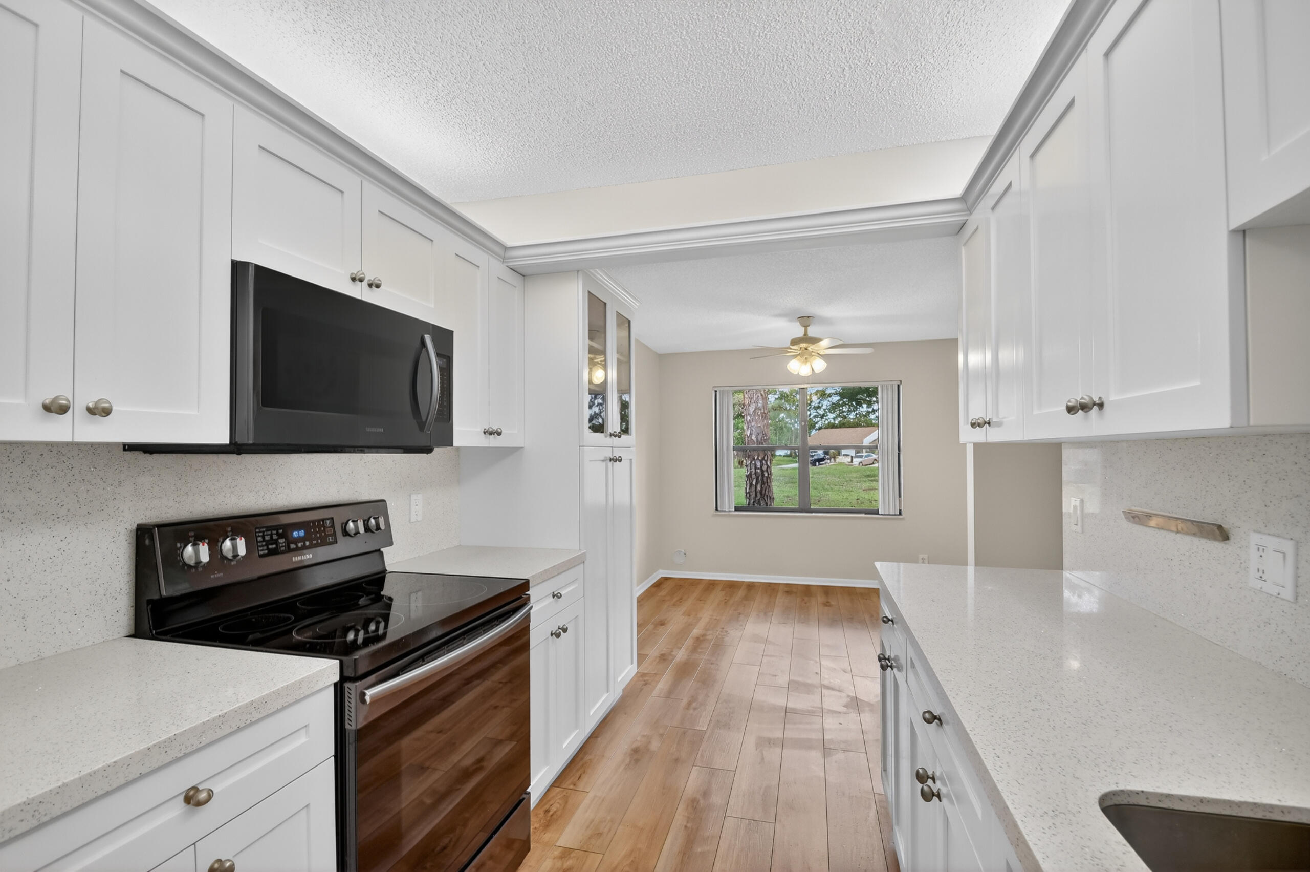 6105 Fairfield Circle