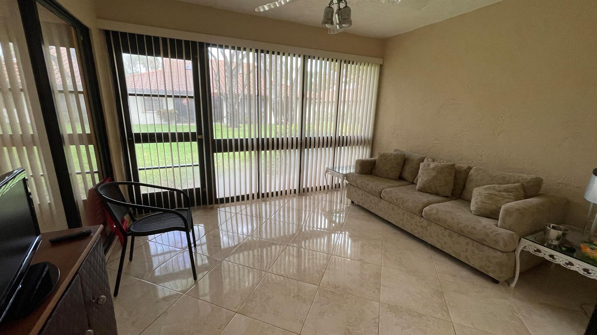 HUNTINGTON POINTE - Residential Lease