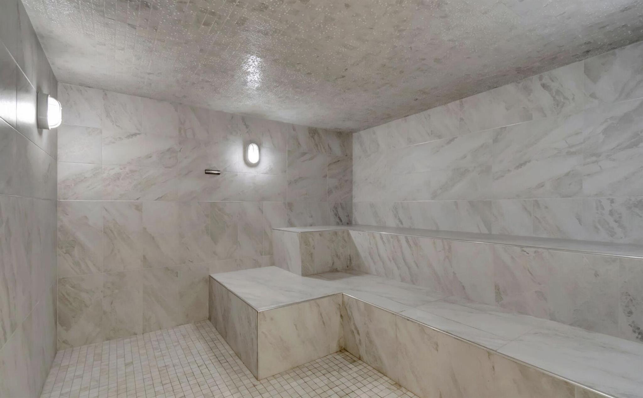 HUNTINGTON POINTE - Residential Lease