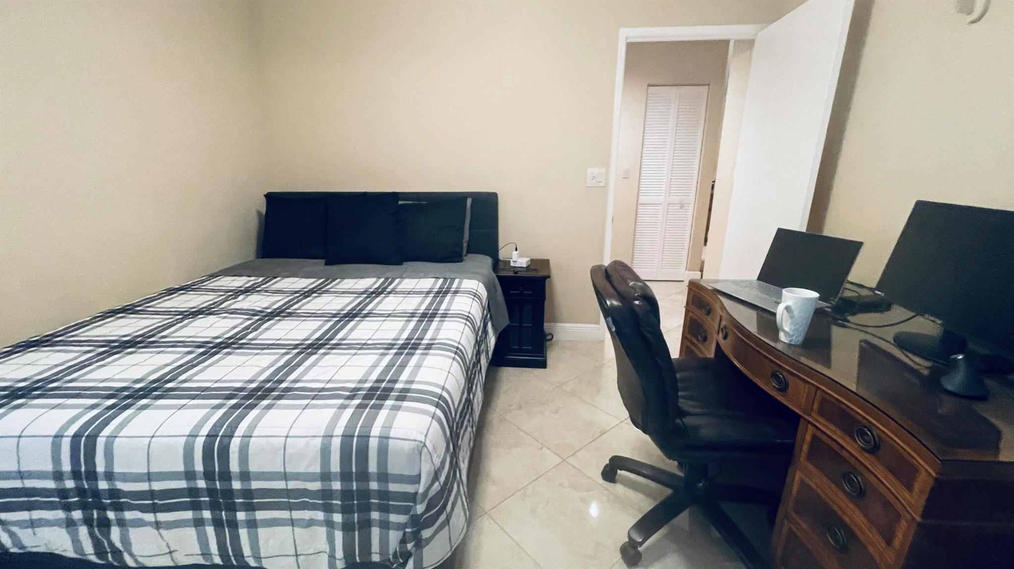 HUNTINGTON POINTE - Residential Lease