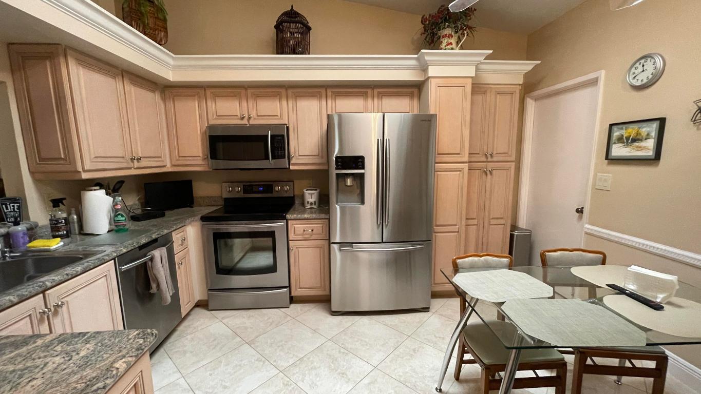 HUNTINGTON POINTE - Residential Lease