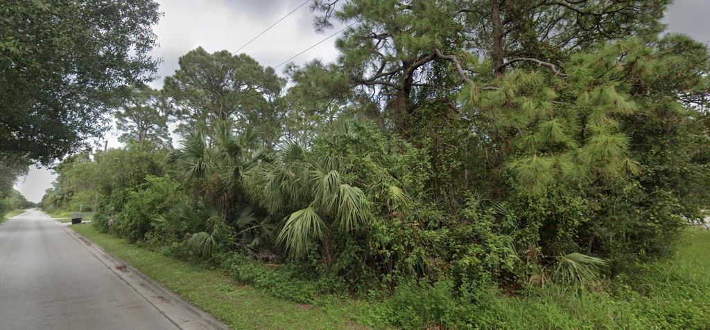 Photo of 8408 Kenwood Road, Fort Pierce, FL 34950 (MLS # R10996291)