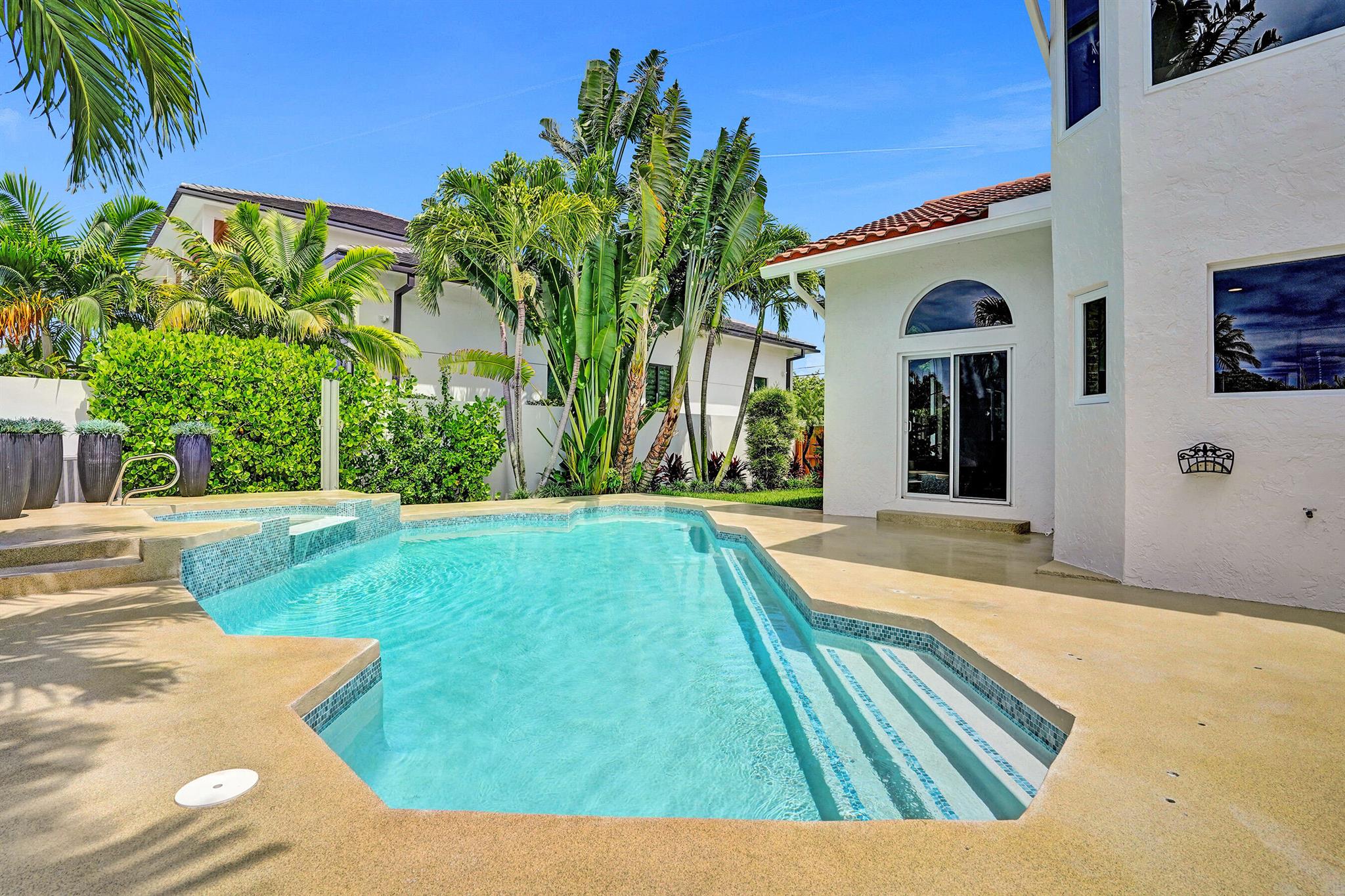 TROPIC ISLE 2ND SEC - Residential