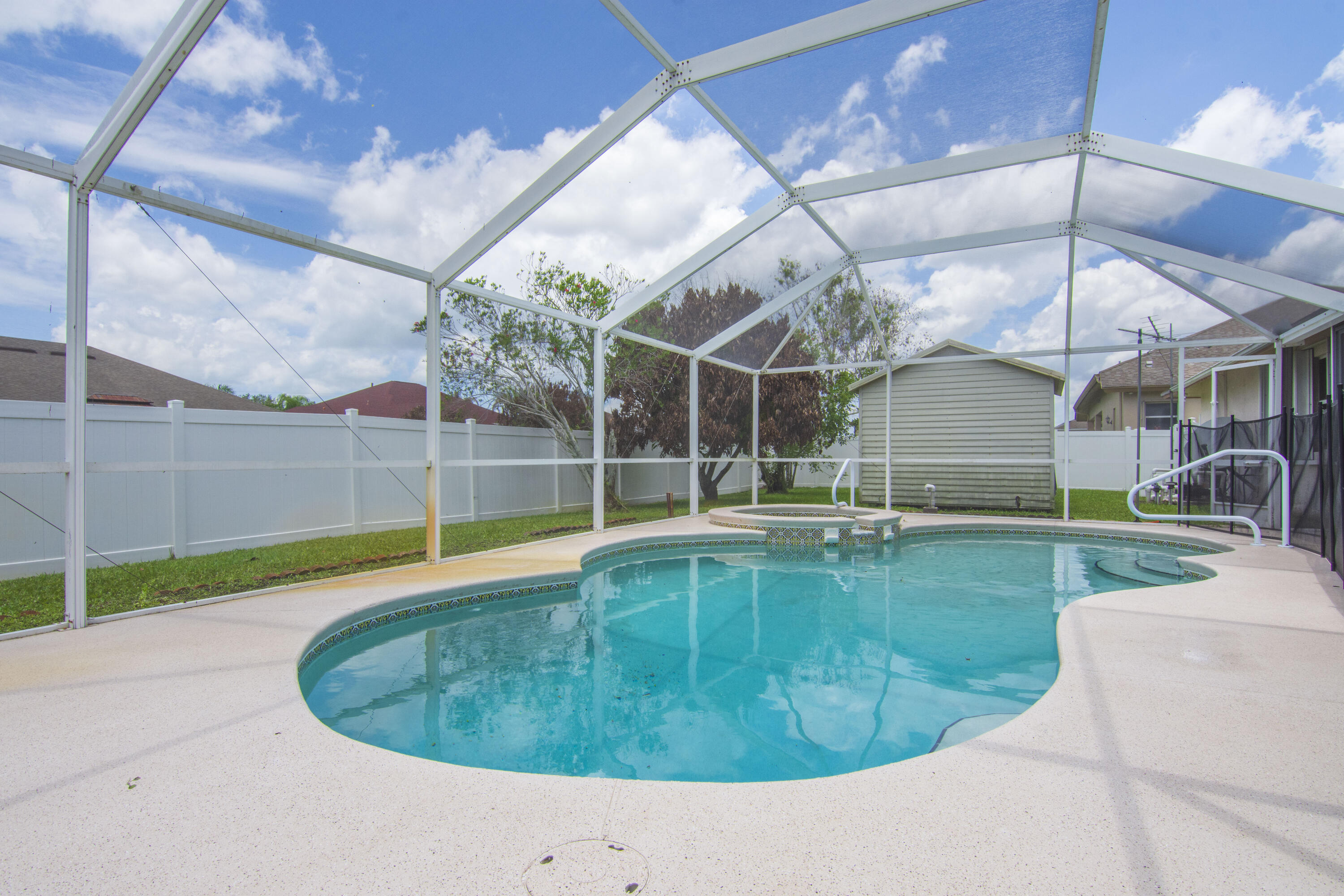 PORT ST LUCIE SECTION 46 1ST REPLAT - Residential