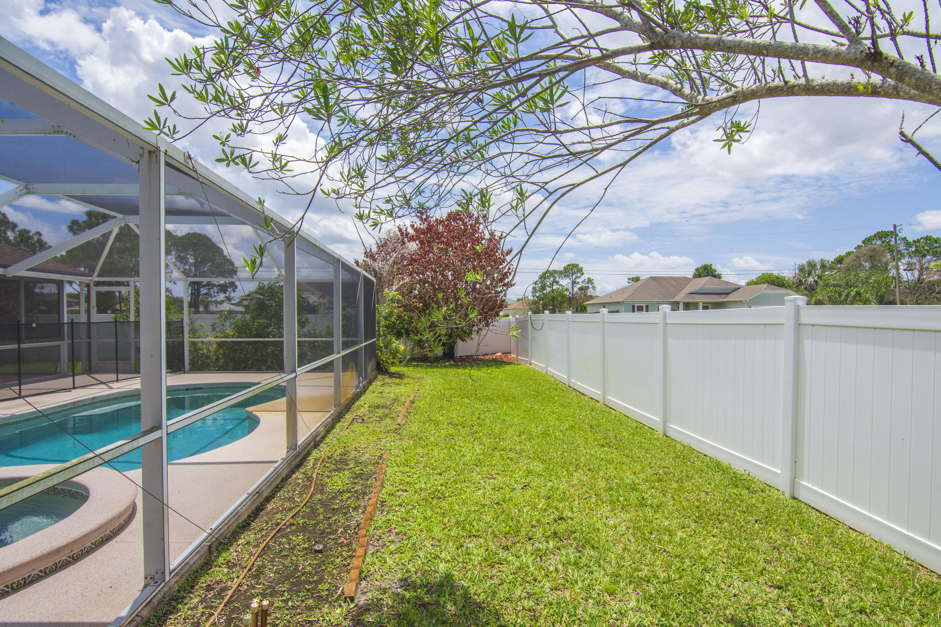 PORT ST LUCIE SECTION 46 1ST REPLAT - Residential
