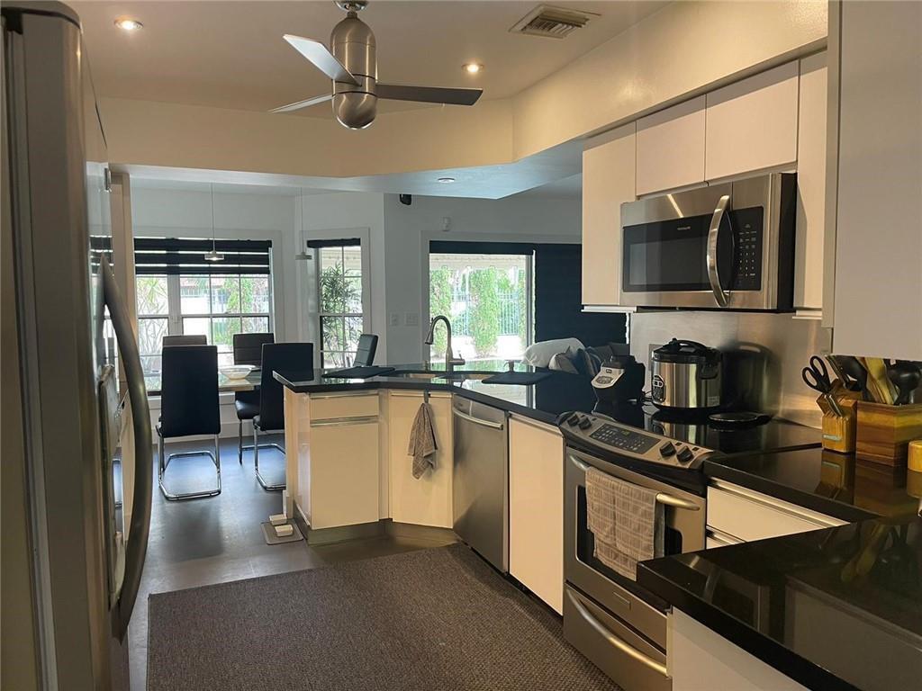 TOWN PLACE CLUB VILLAS - Residential Lease