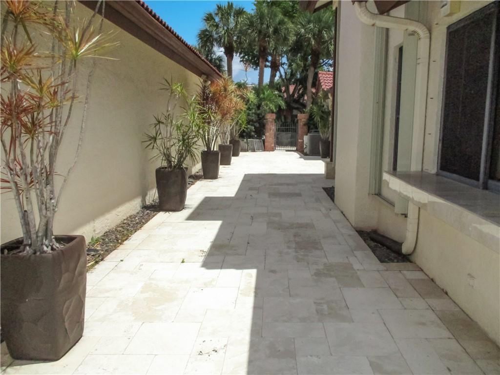 TOWN PLACE CLUB VILLAS - Residential Lease