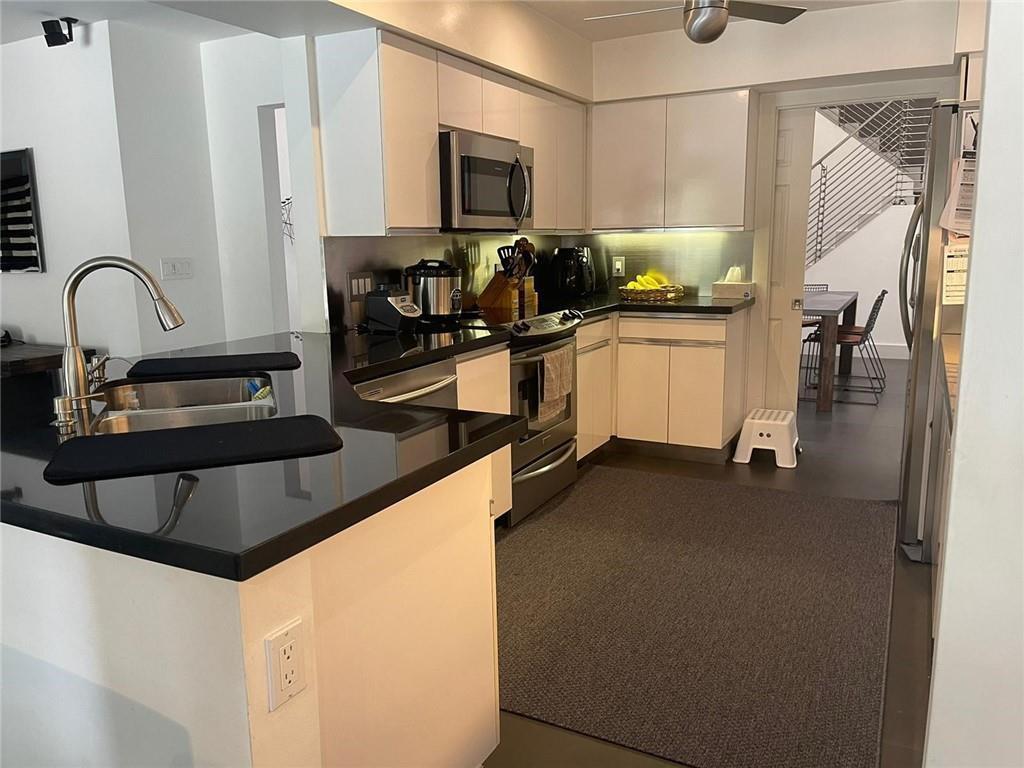 TOWN PLACE CLUB VILLAS - Residential Lease