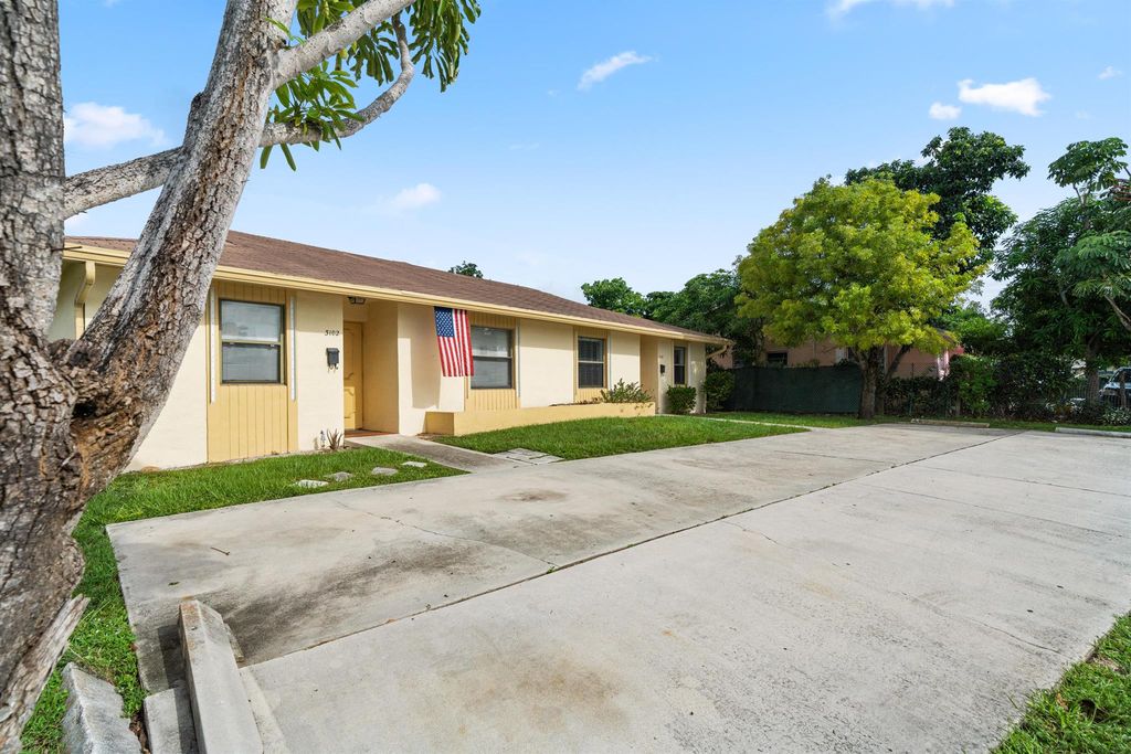 Photo of 3100 N Dixie Highway, Boca Raton, FL 33431 (MLS # R11128159)