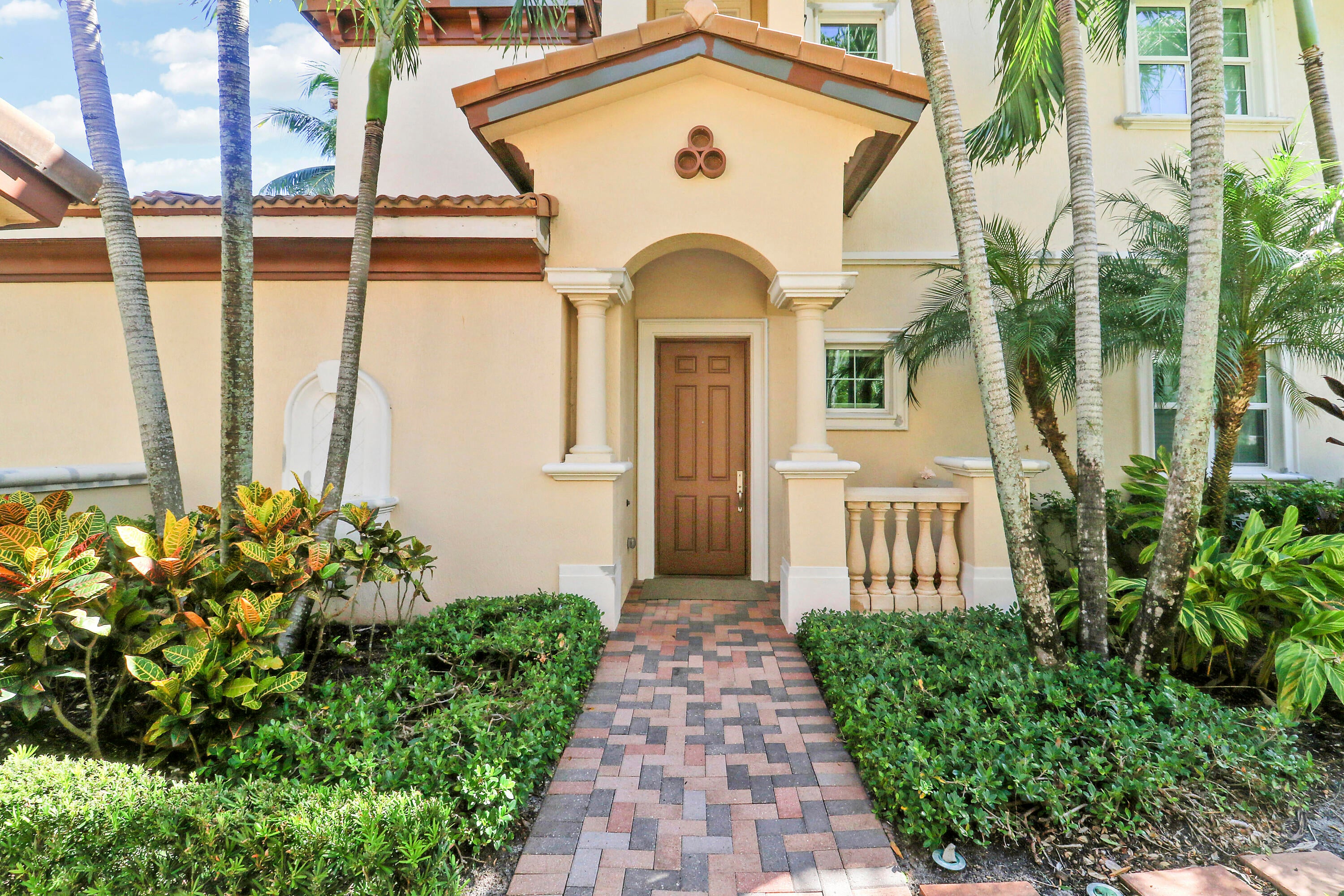 230 Tresana Boulevard 62