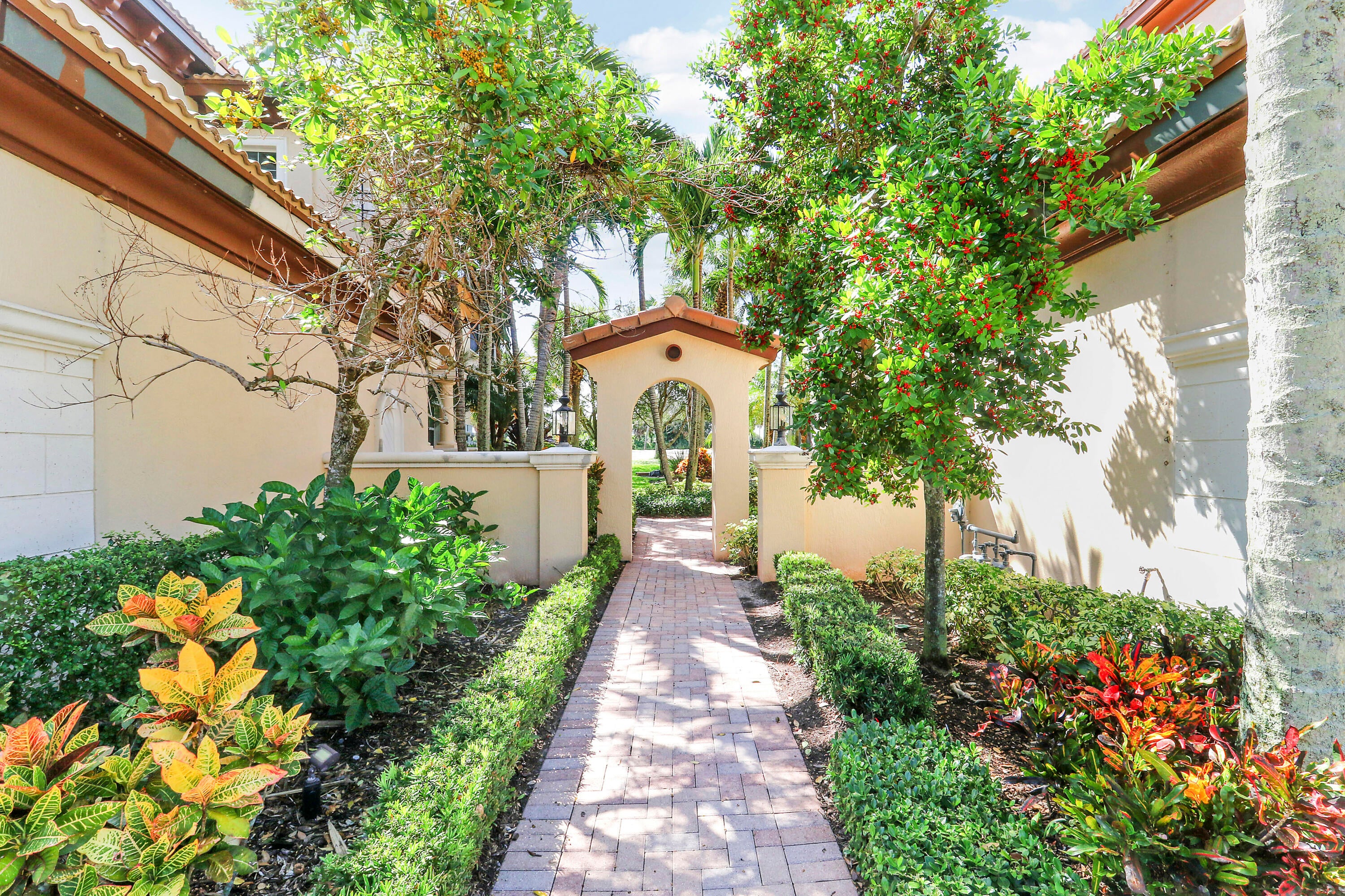 230 Tresana Boulevard 62