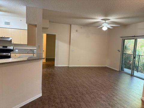 360 Crestwood Circle 306 Royal Palm Beach FL 33411