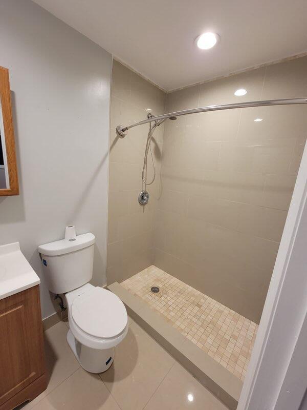 SUNRISE GOLF VILLAGE SEC 2 - Residential Lease