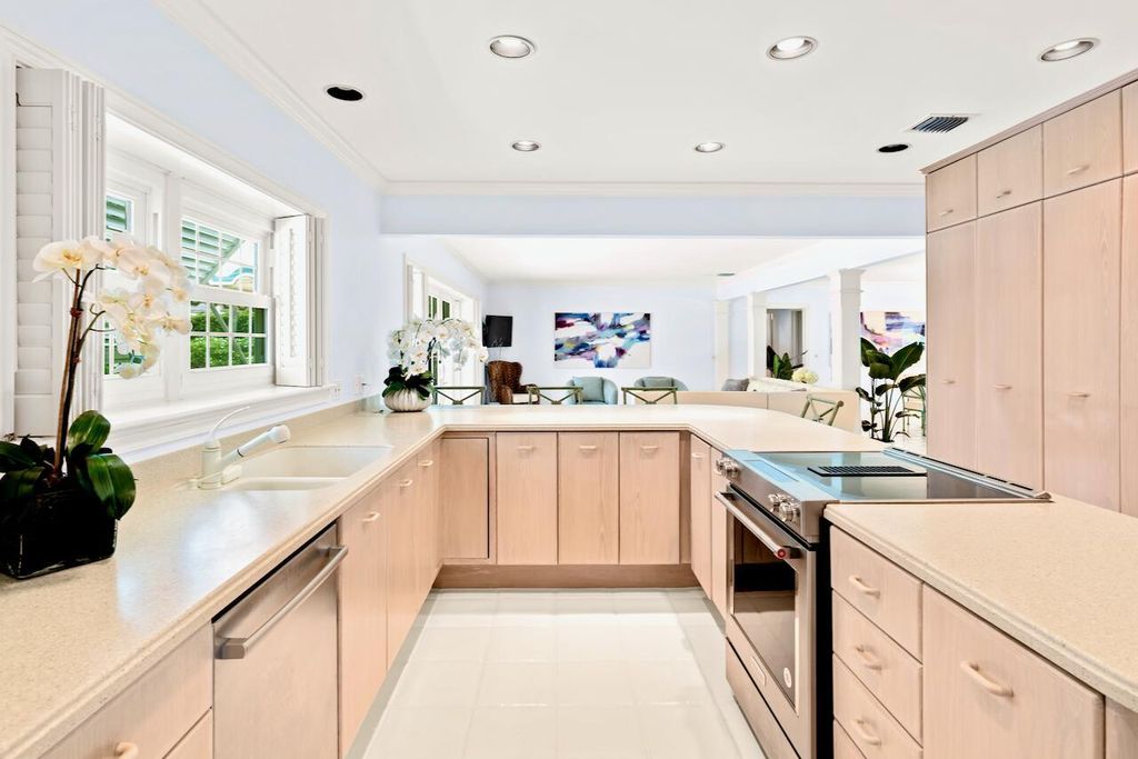 Photo of 1421 N Lake Way, Palm Beach, FL 33480 (MLS # R10894368)