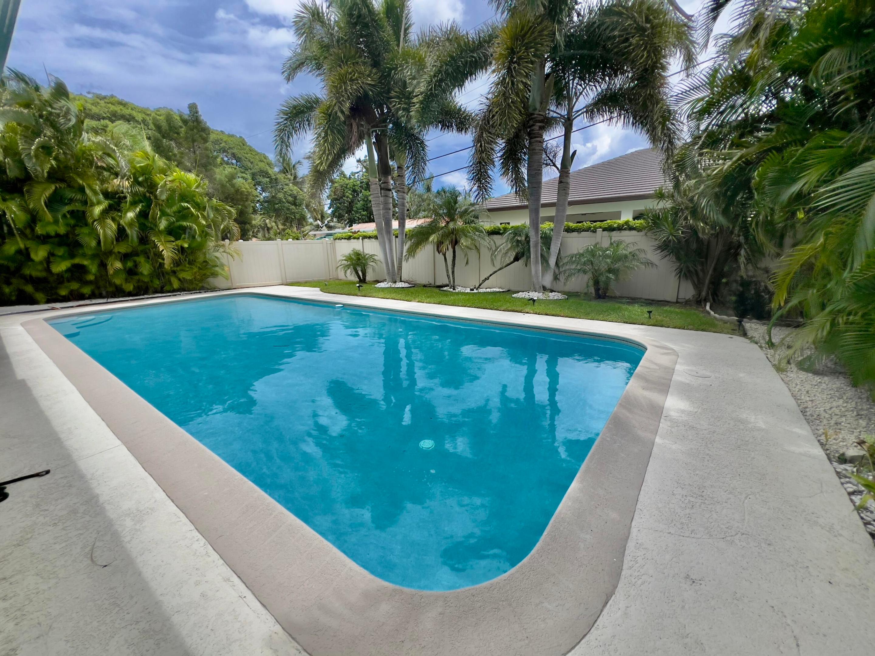 BOCA WOODS - Residential Lease