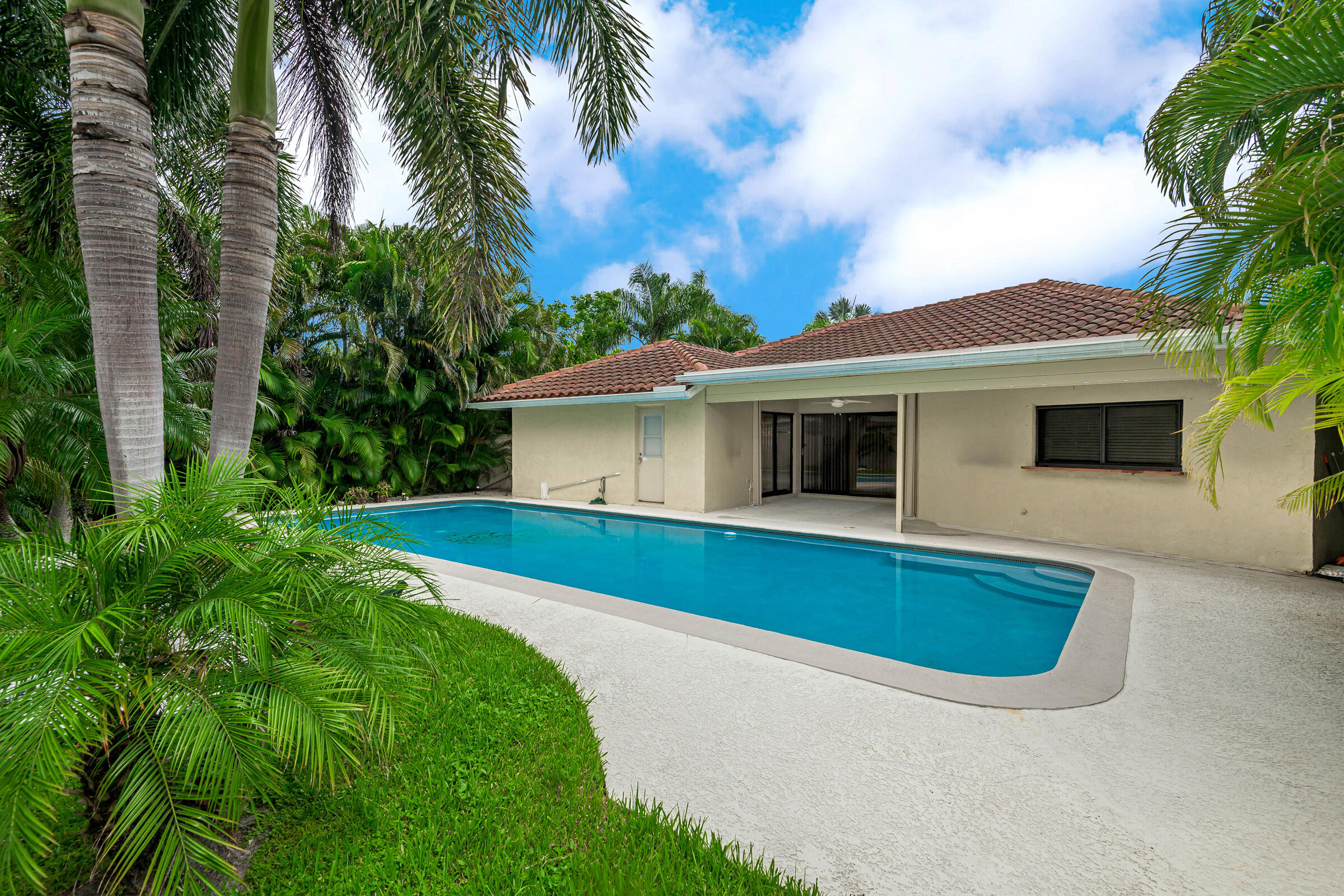 BOCA WOODS - Residential Lease