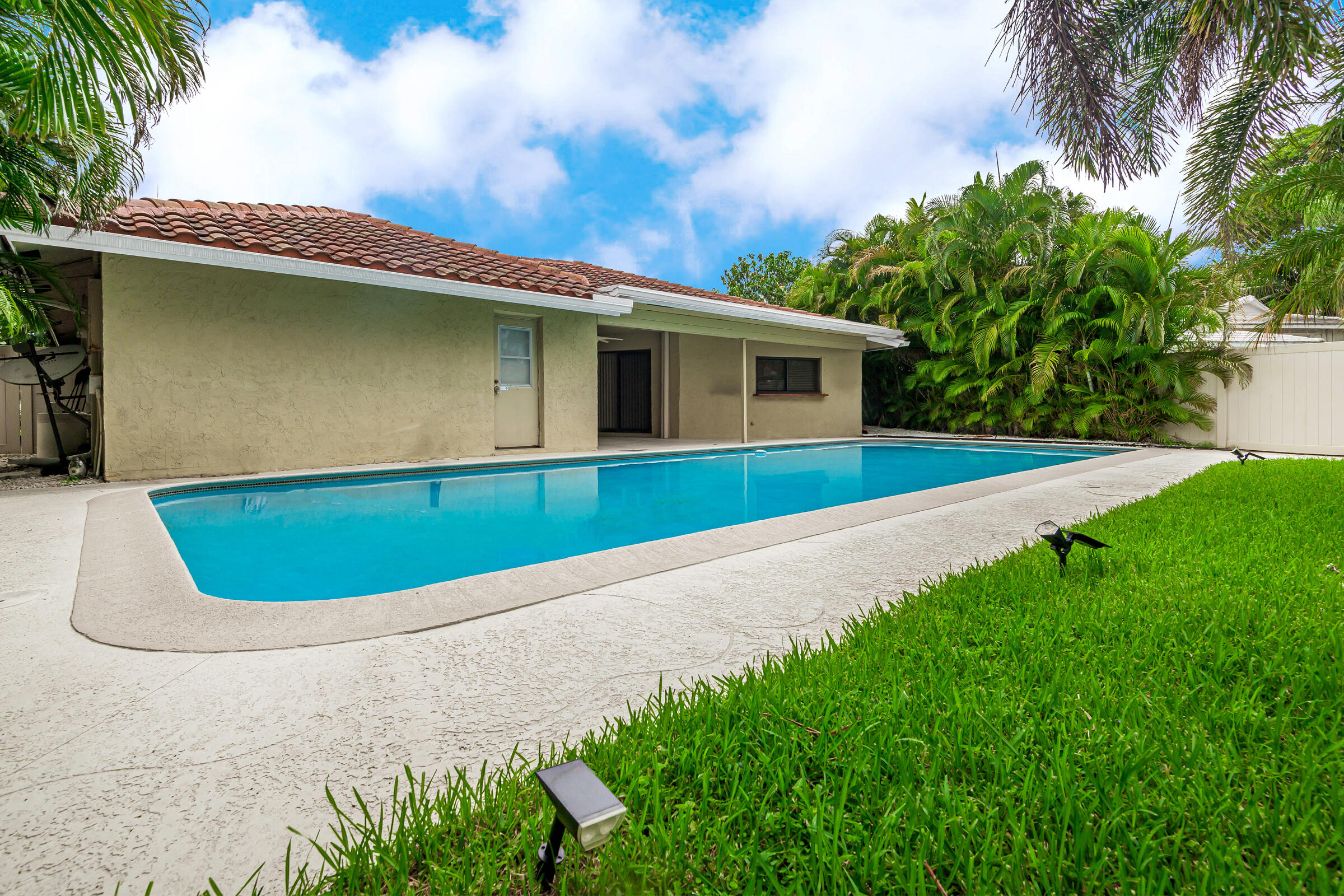 BOCA WOODS - Residential Lease