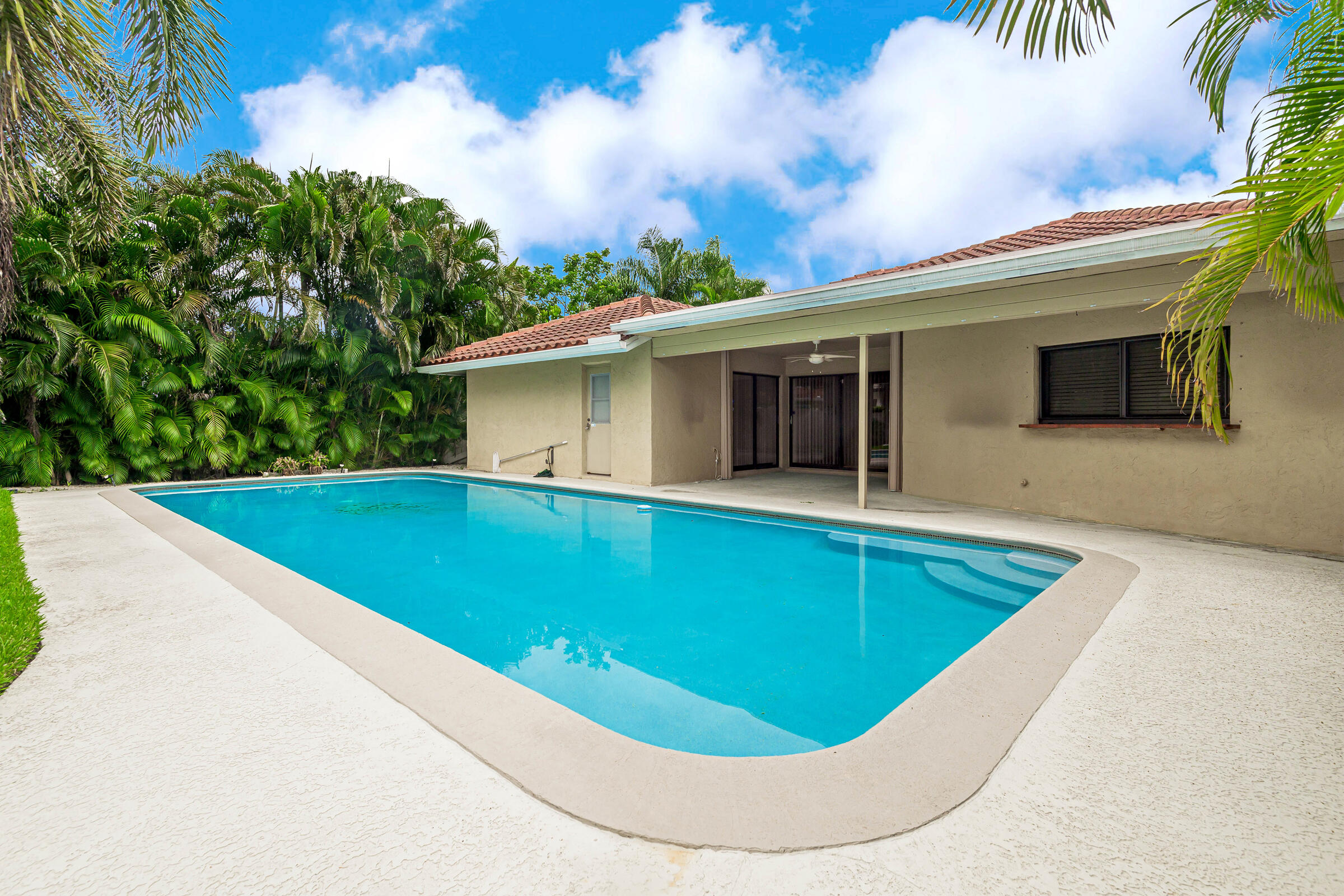 BOCA WOODS - Residential Lease