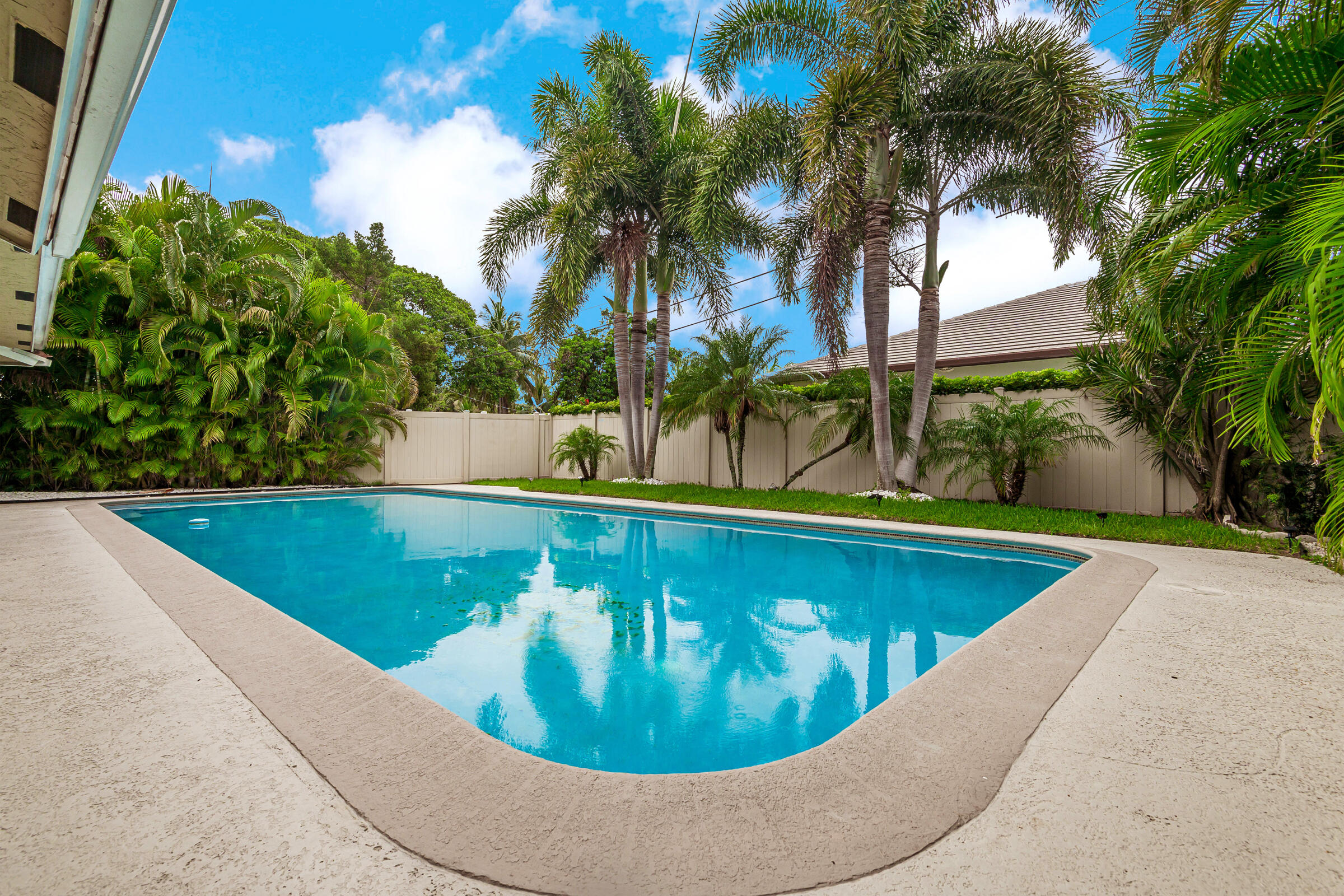 BOCA WOODS - Residential Lease