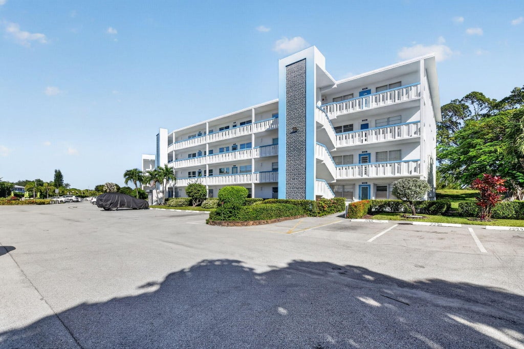 Photo of 1055 Lyndhurst K, Deerfield Beach, FL 33442 (MLS # B26092275)