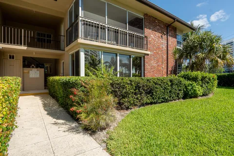 1505 S Ocean Boulevard Unit 2, Boca Raton, FL MLS: R11082880